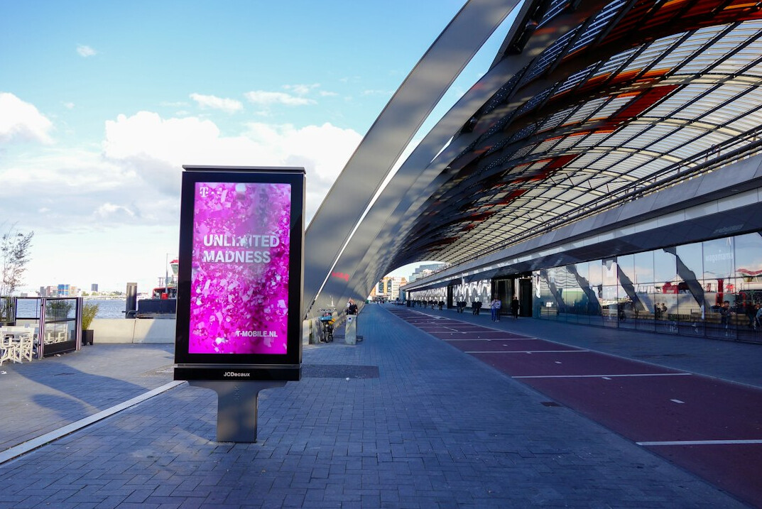 modern digital ad